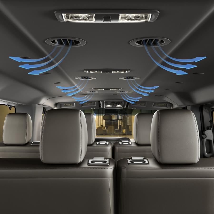  Nissan NV3500 HD Passenger Van 2012 года  (фото 5 из 8)